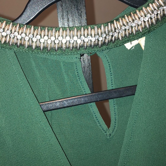 Beautiful Green Blouse - Picture 2 of 6